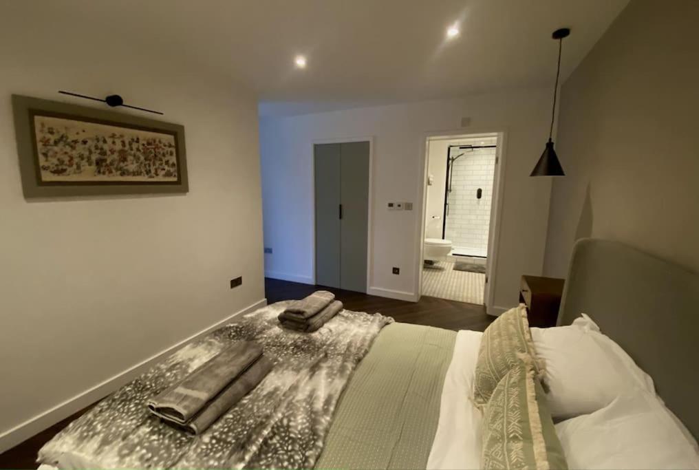 The Retreat, Luxury Studio Apartment In Bath With Parking ภายนอก รูปภาพ