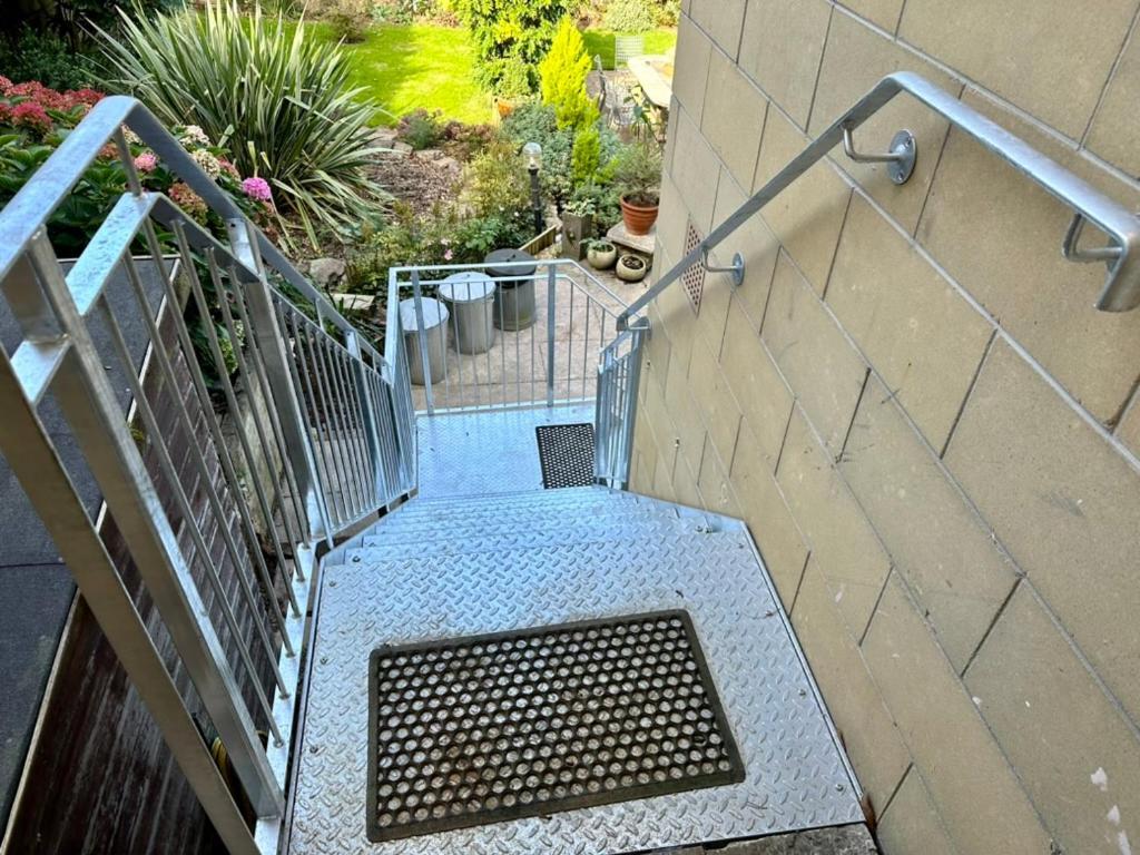 The Retreat, Luxury Studio Apartment In Bath With Parking ภายนอก รูปภาพ