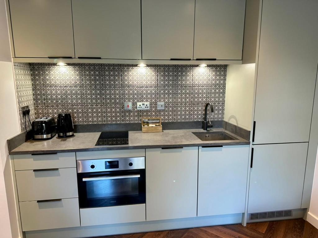 The Retreat, Luxury Studio Apartment In Bath With Parking ภายนอก รูปภาพ