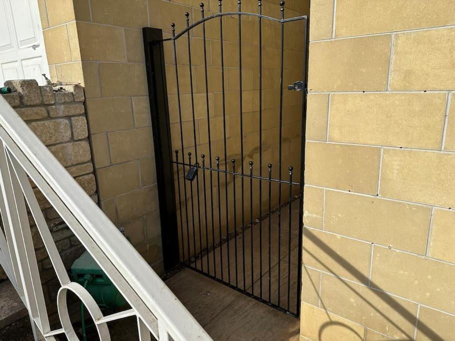 The Retreat, Luxury Studio Apartment In Bath With Parking ภายนอก รูปภาพ